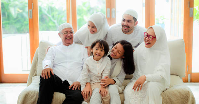 หลักปฏิบัติอันดีงาม 30 ประการ ที่มีต่อบิดามารดาของมุสลิม